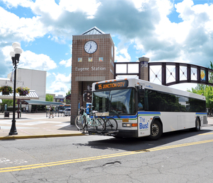 bus-at-eugene-station