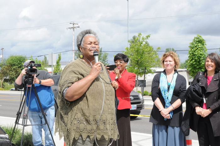 Lyllye Parker Speaking at Dedication