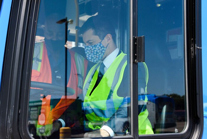 Buttigieg drives New Flyer electric bus